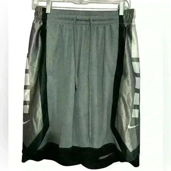 Nike Men's Dri-Fit Elite Basketball Shorts. Size medium - Picture 1 of 10